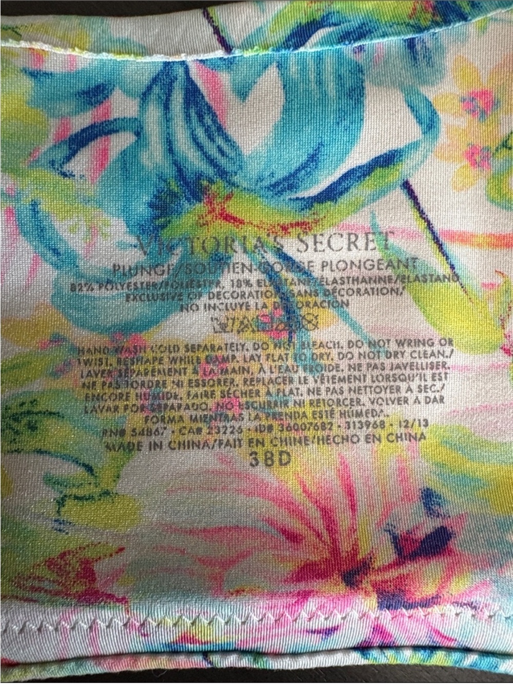 Victoria's Secret Plunge Bra Size 38D Pastel Floral - Picture 3 of 6
